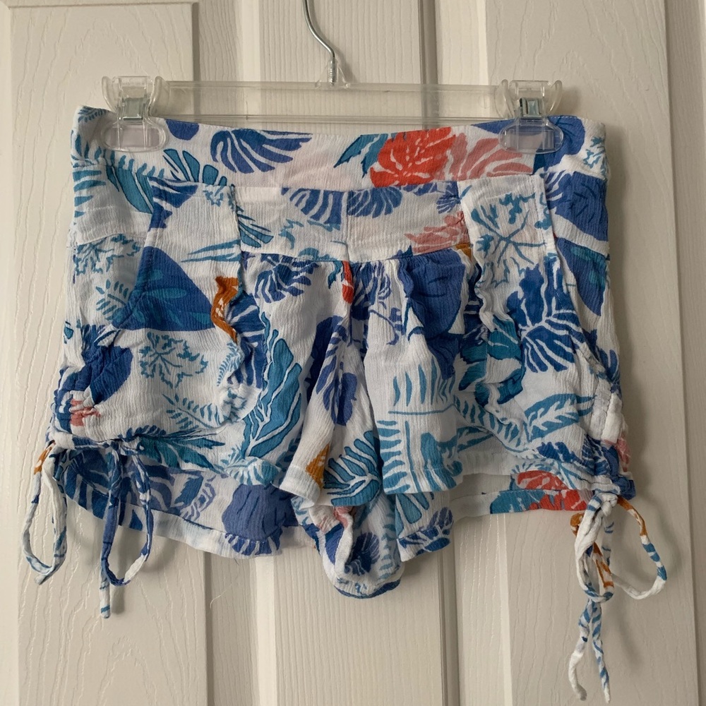 Tropical shorts